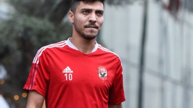 موقف محمد شريف من العودة إلى الأهلي وحقيقة مفاوضات الزمالك.. مفاجأة كبرى